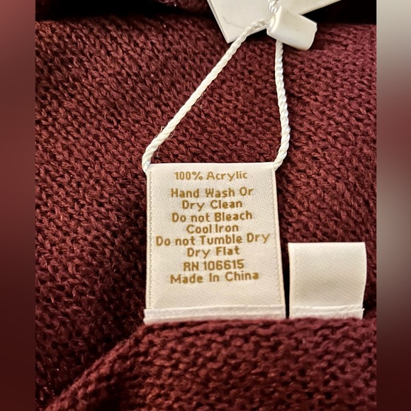 NWT 2 Chic Luxe Lace Burgundy Poncho Short Sleeves Knitted Shirt One size - Picture 9 of 10
